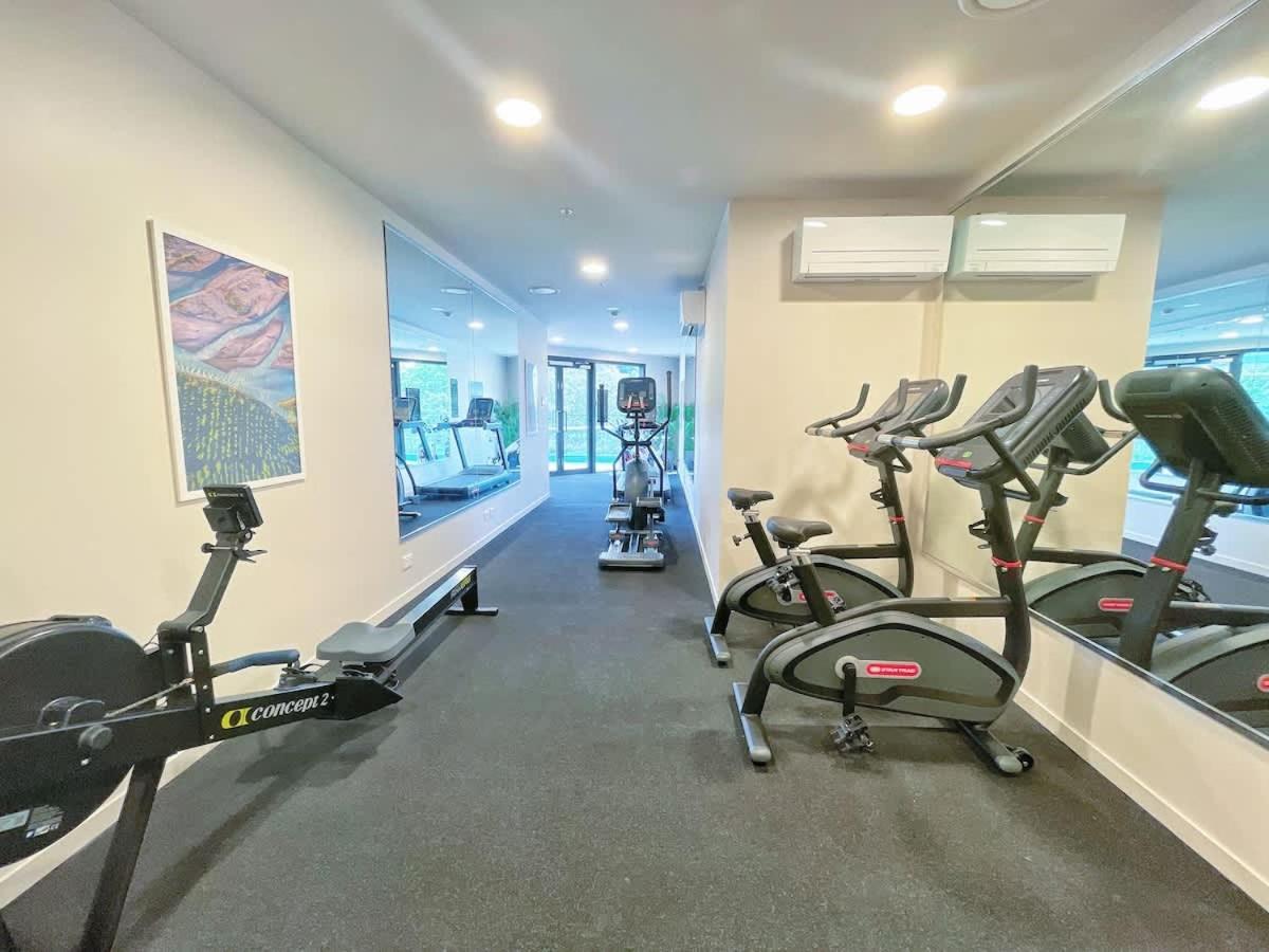 Parkside Elegance 1br Urban Getaway On Queen St - Pool Gym Apartment Auckland