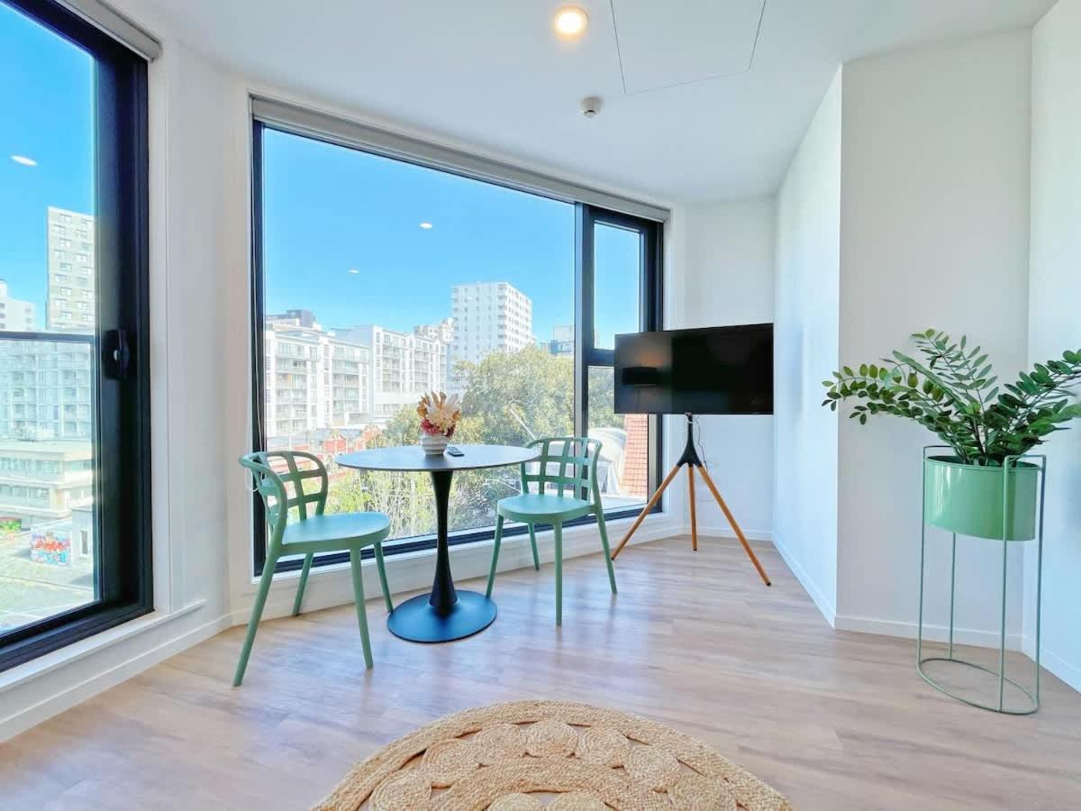 Parkside Elegance 1br Urban Getaway On Queen St - Pool Gym * Auckland